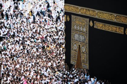 pilgrims are performing Hajj